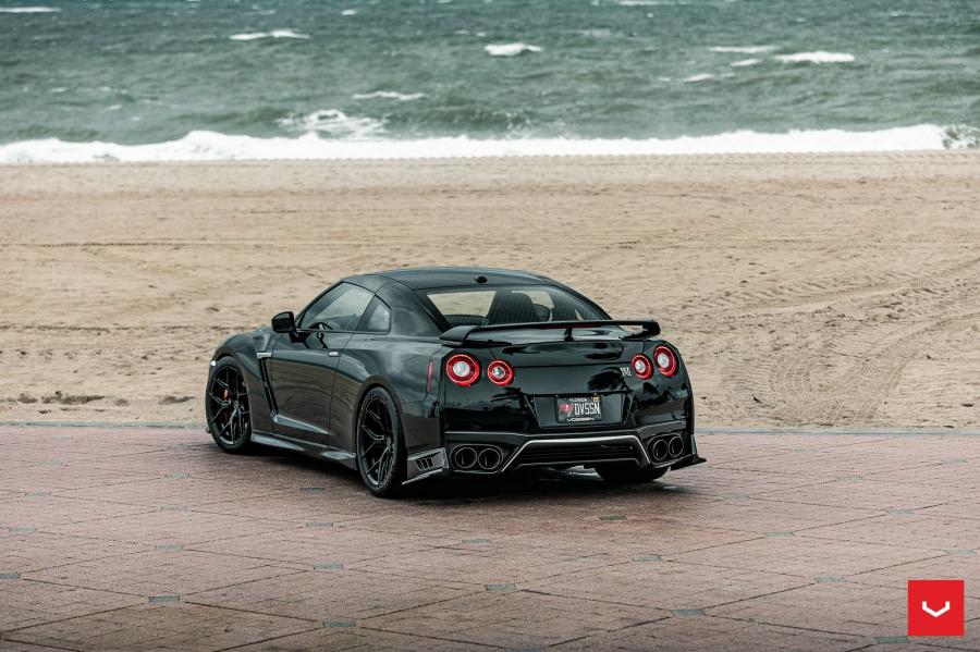  Nissan GT-R on Vossen Wheels (HF-5) 2020 года  (фото 12 из 48)